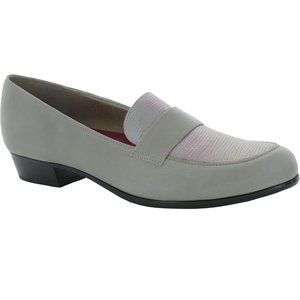 NWOT Munro Kiera Snakeskin Python